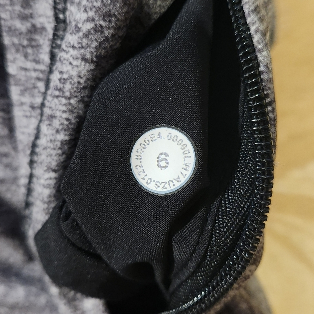 Lululemon Track That Short - Picture 6 of 6